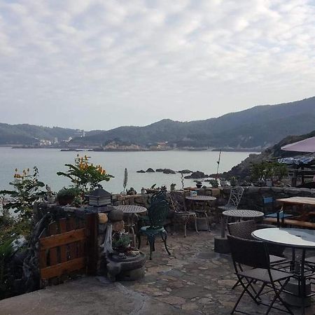 Furen Homestay Nangan Exterior foto