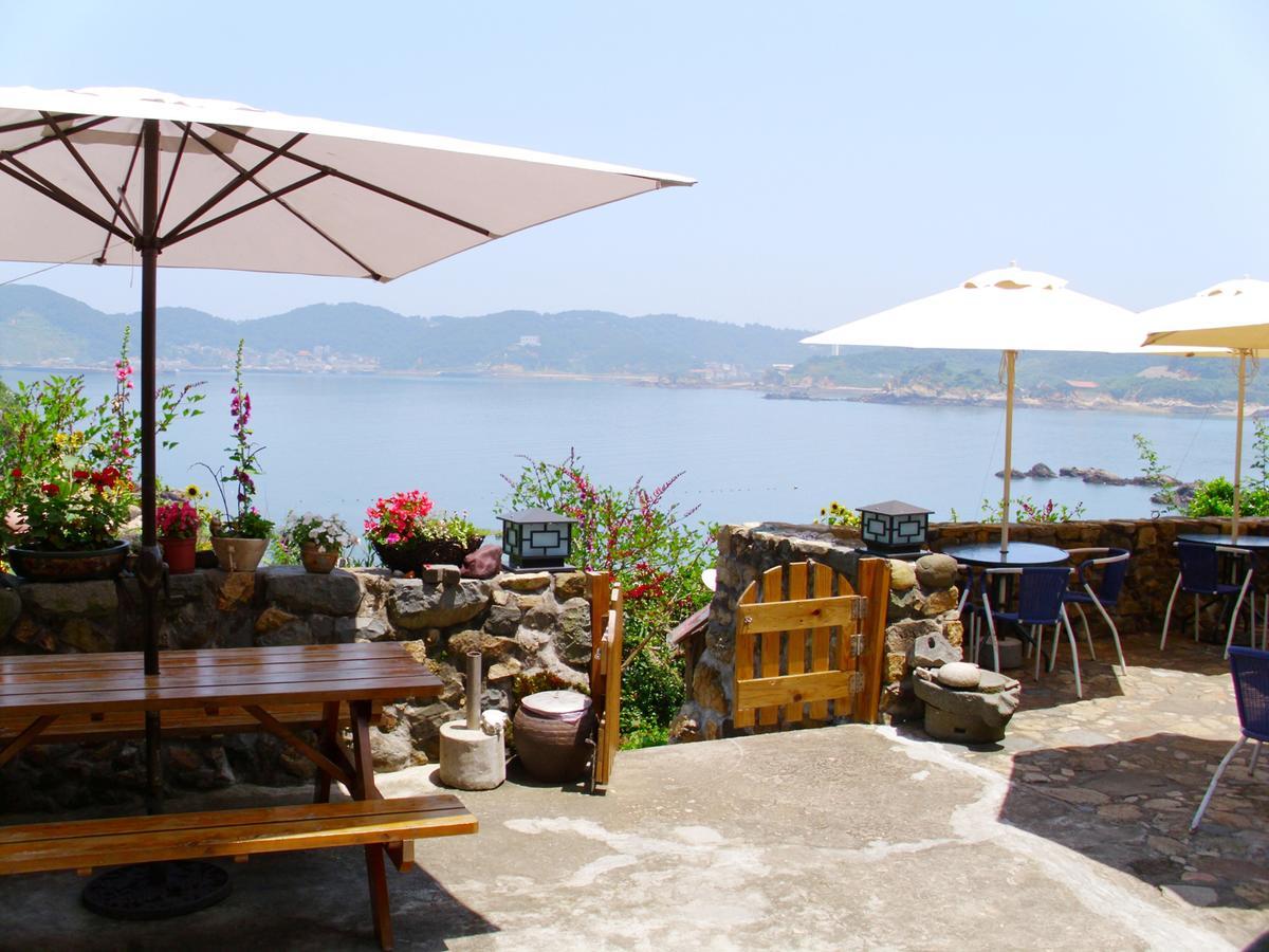 Furen Homestay Nangan Exterior foto