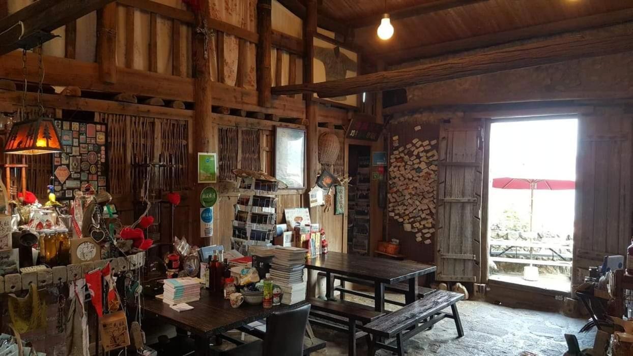 Furen Homestay Nangan Exterior foto